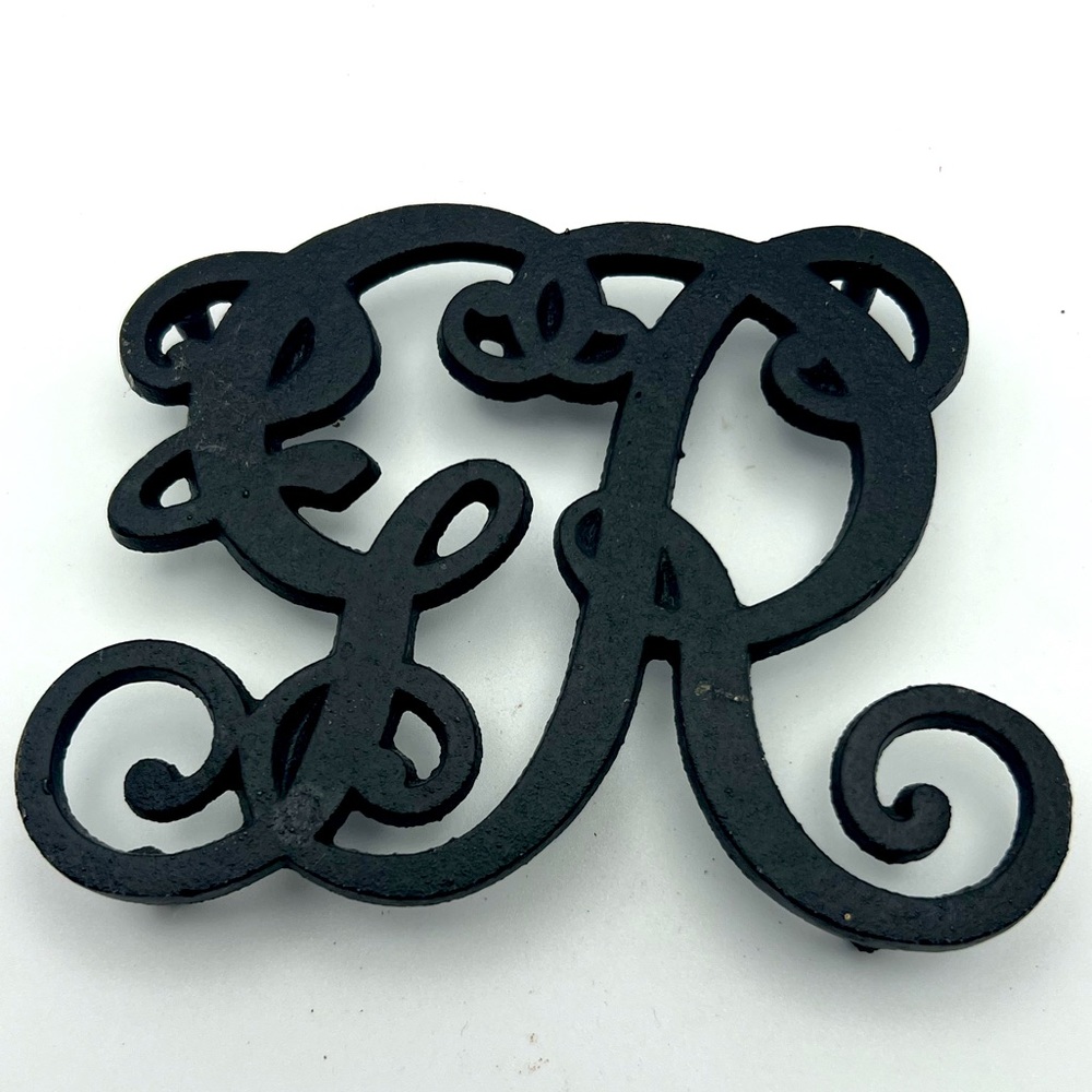 Virginia Metal Crafters Cast Iron King George footed trivet #CW10-9